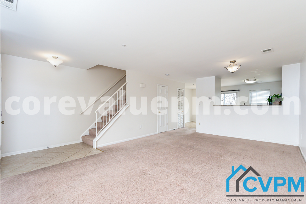 1425 Nestlewood Ct - Photo 3 of 25