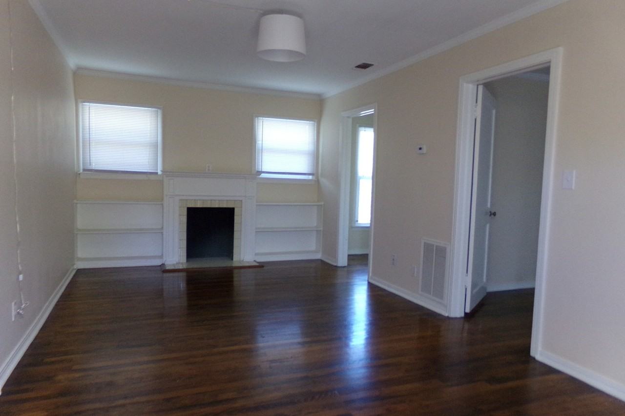 2007 Tremont Ave #C - Photo 3 of 12