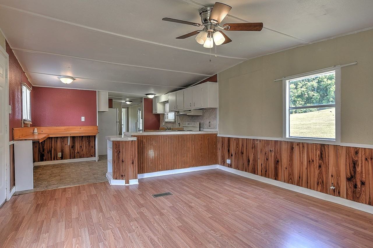 1470 Milburnton Rd - Photo 3 of 25