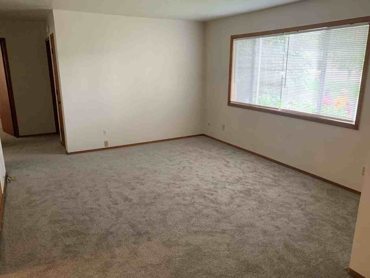 3202 Se Francis St - Photo 4 of 10