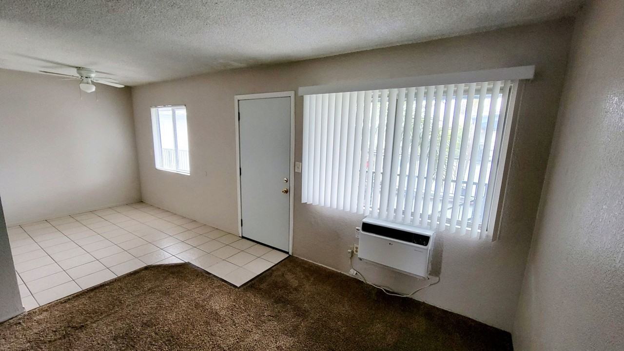 1210 Stoneridge - Photo 2 of 19