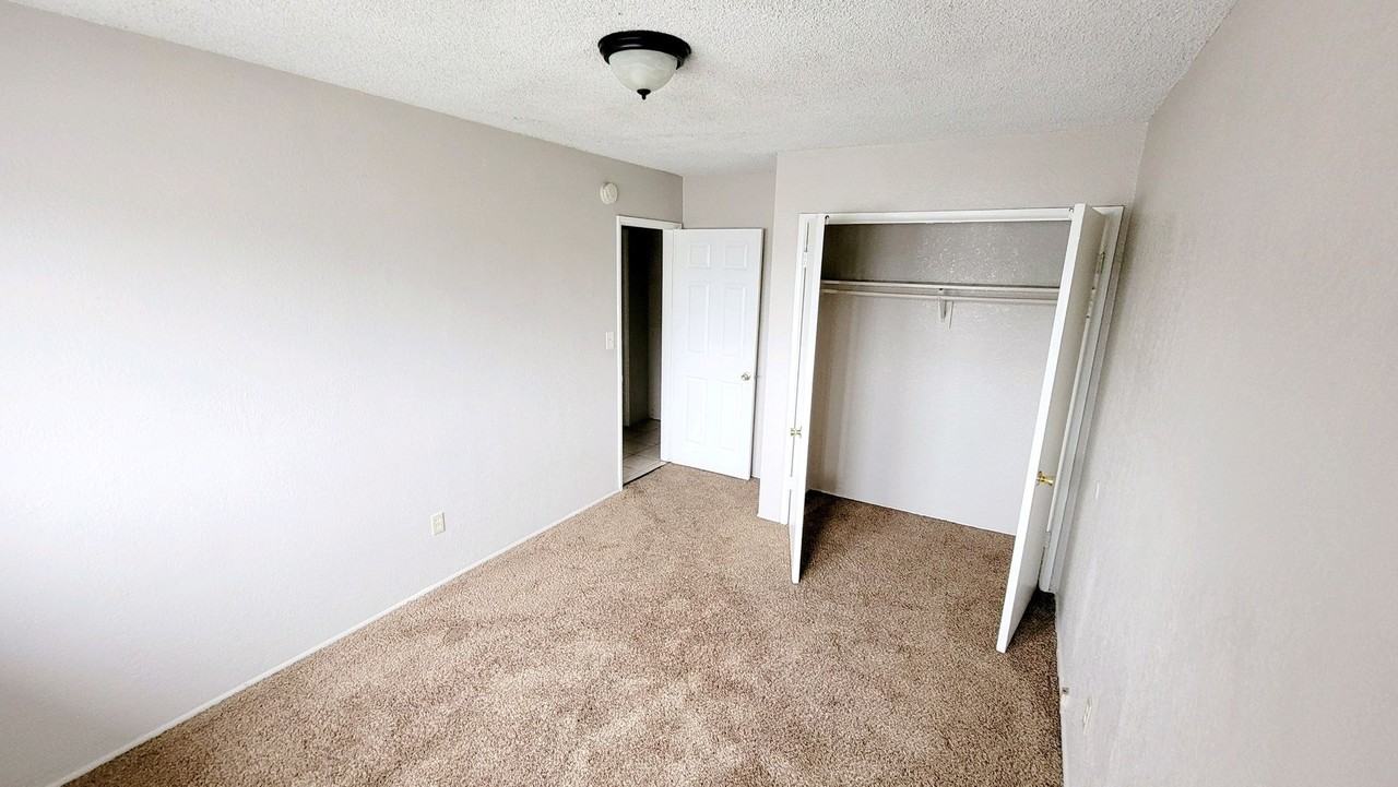 1210 Stoneridge - Photo 5 of 19
