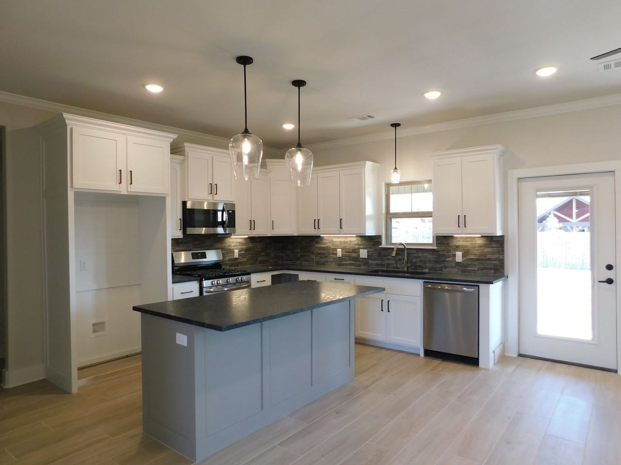 1026 Partridge Pl - Photo 4 of 15