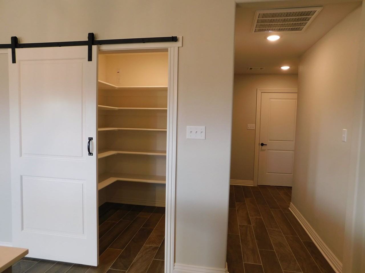 1026 Partridge Pl - Photo 5 of 15