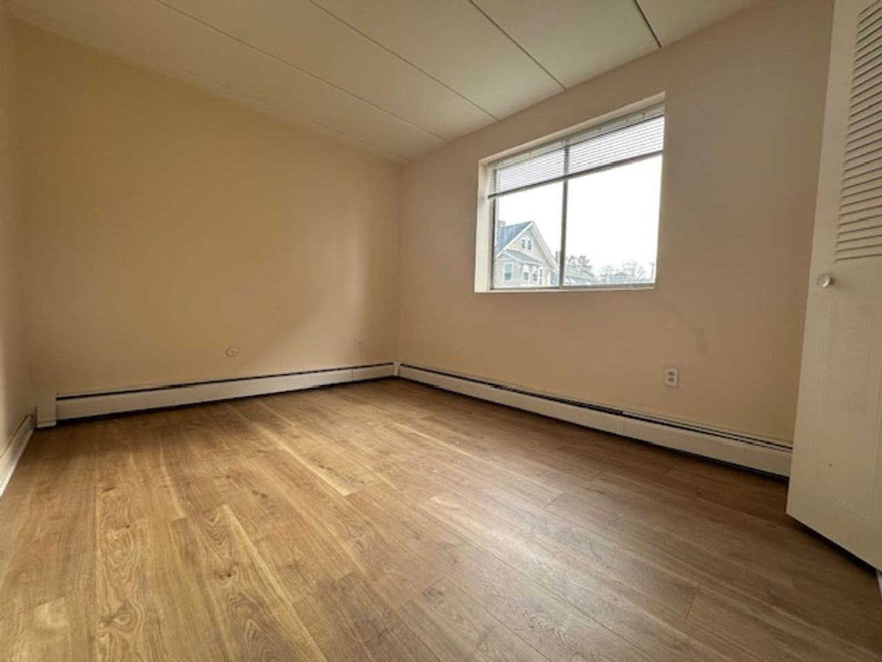 225 Independence Ave - Photo 2 of 14