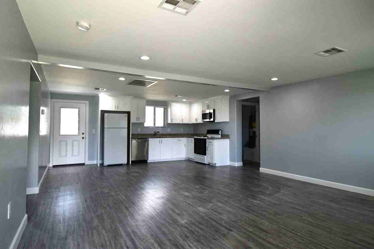 3018 West Hazelwood Street - Photo 2 of 15