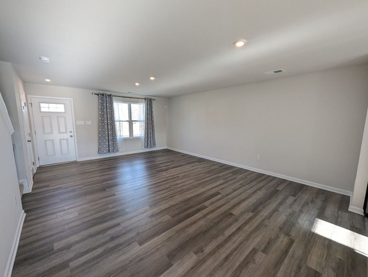 101 Spiers Ln - Photo 2 of 14