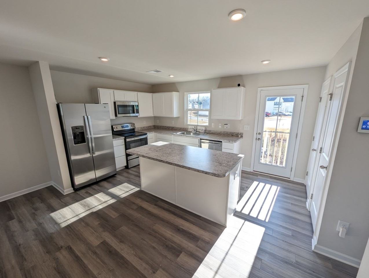 101 Spiers Ln - Photo 4 of 14