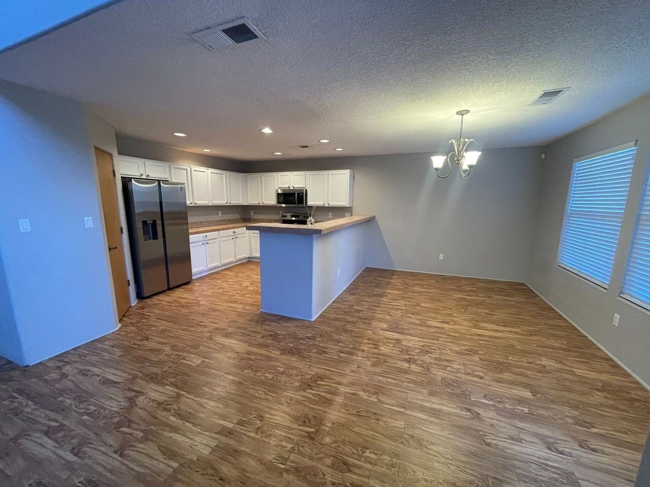 7323 Via Contenta Ne - Photo 2 of 14