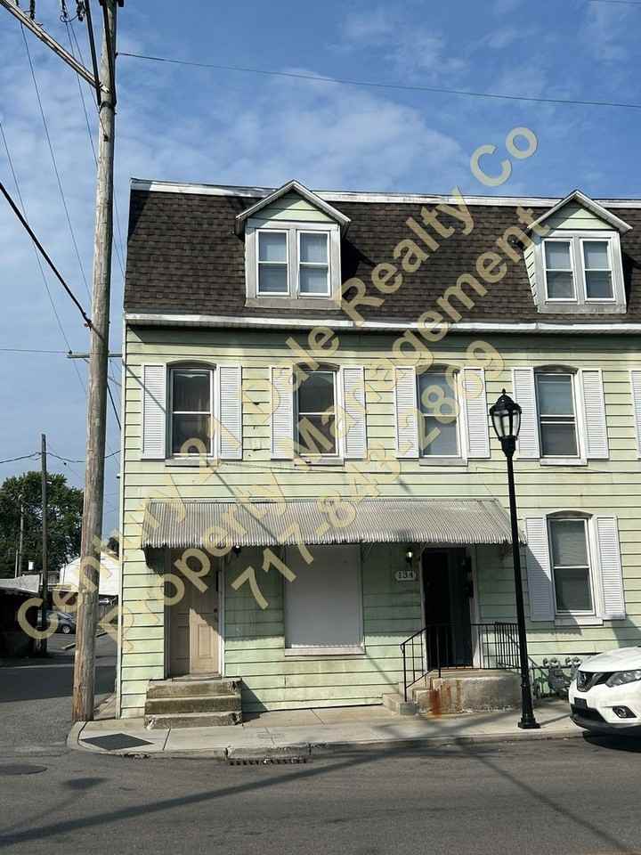 134 N Newberry St #3