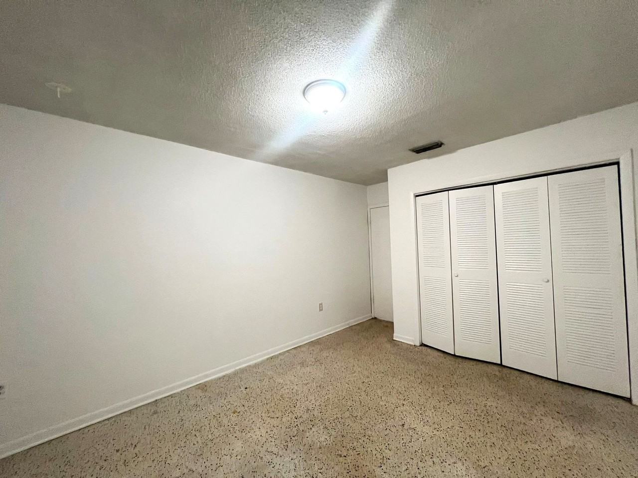 2762 Sw 21st St - Photo 4 of 26