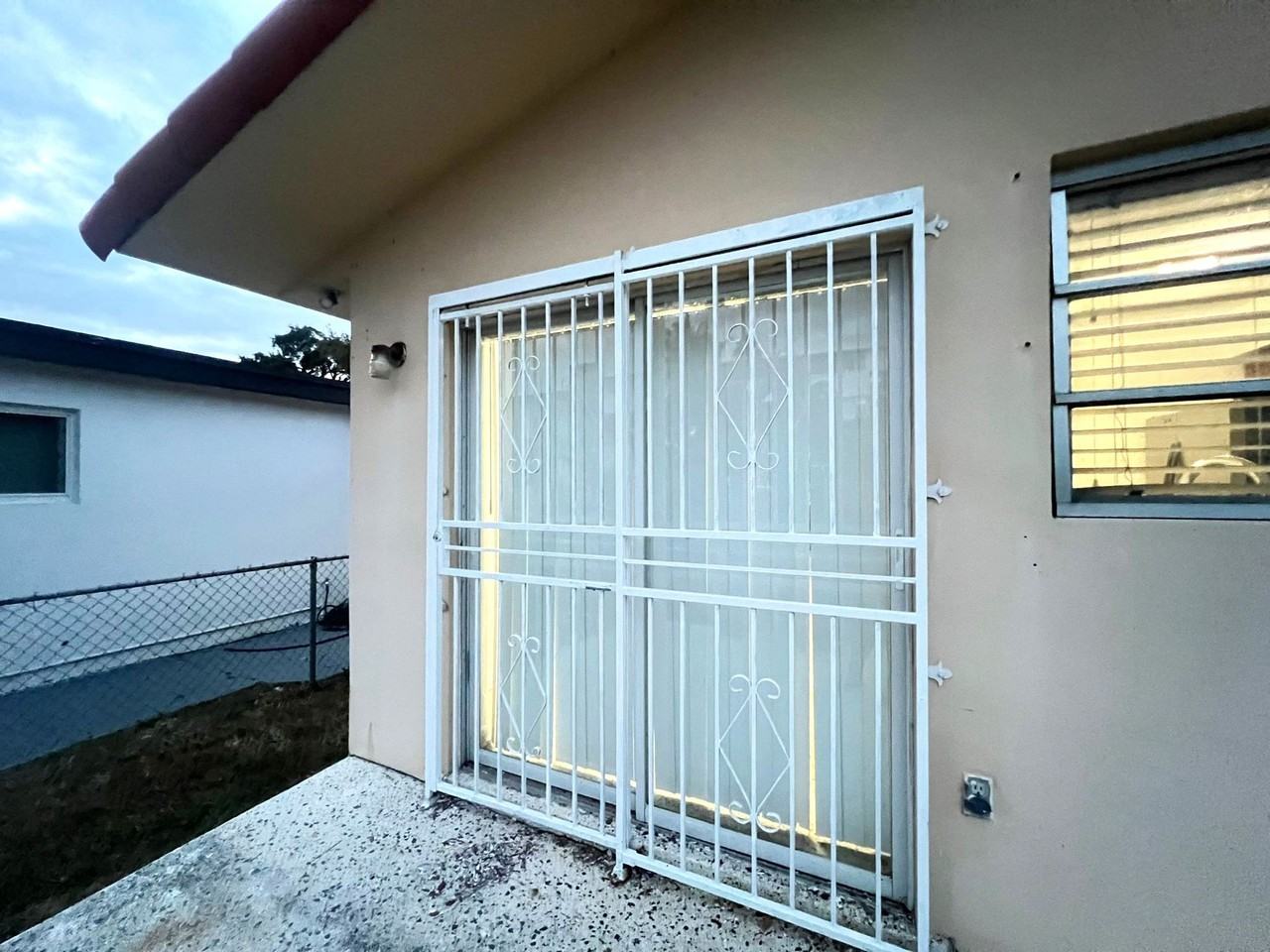 2762 Sw 21st St - Photo 7 of 26