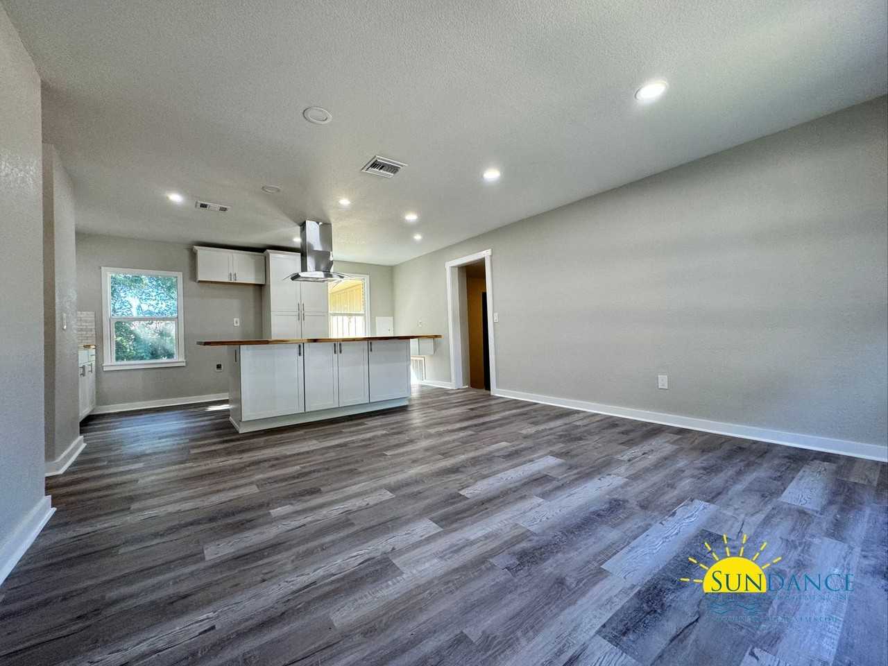 330 Oakland Cir Nw - Photo 2 of 18