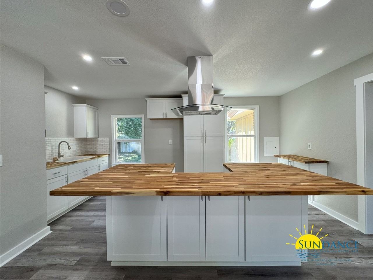 330 Oakland Cir Nw - Photo 3 of 18