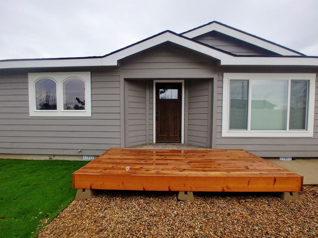 14 Kansas Ave - Photo 3 of 23