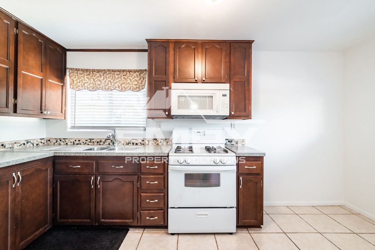 8718 Gallatin Rd - Photo 5 of 25