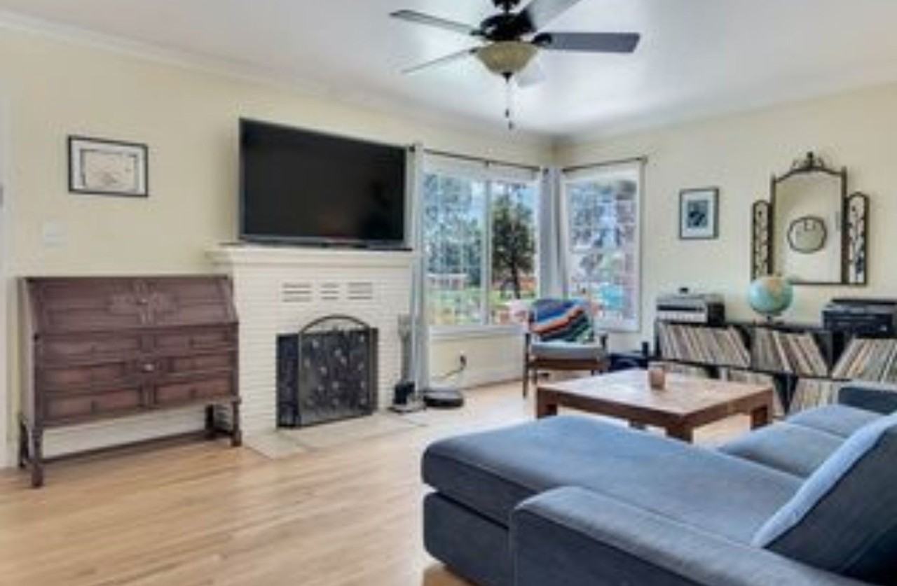 2707 Vine St - Photo 2 of 13