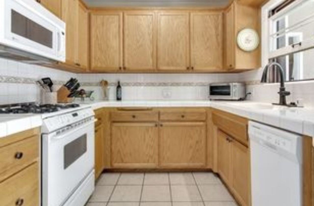2707 Vine St - Photo 3 of 13