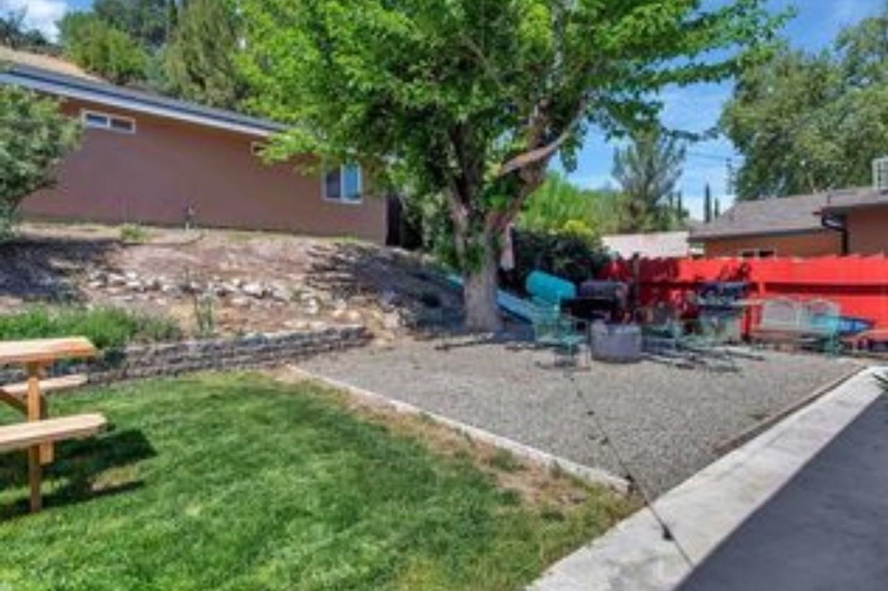 2707 Vine St - Photo 5 of 13