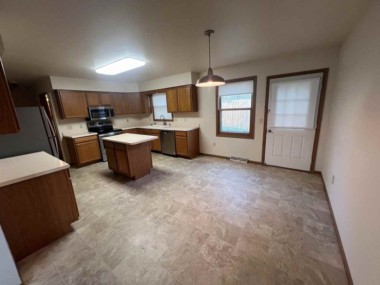 404 Racine St #D - Photo 2 of 11