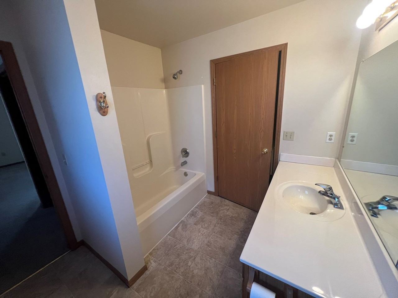 404 Racine St #D - Photo 6 of 11