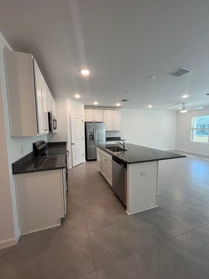 5 Wagner Pl - Photo 4 of 21