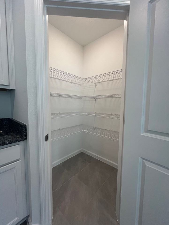 5 Wagner Pl - Photo 5 of 21