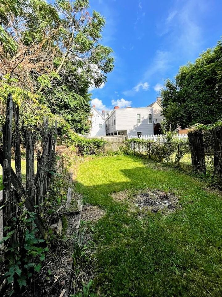 3232 Dawson St - Photo 6 of 16