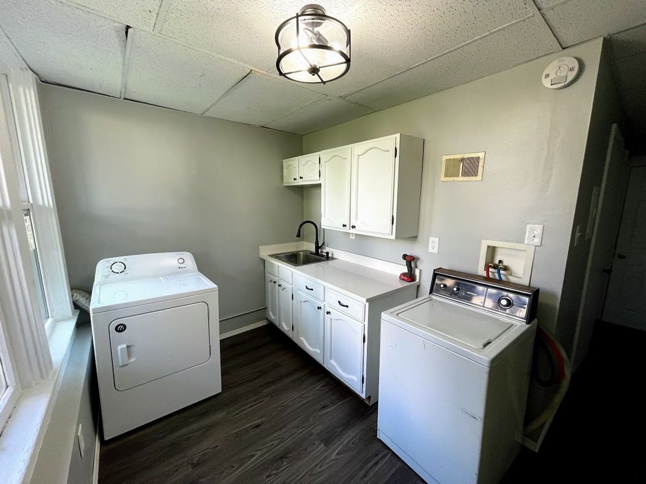 3232 Dawson St - Photo 6 of 16