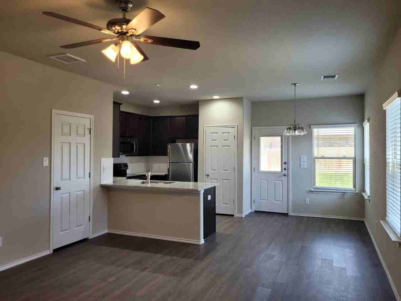 3406 Scott Cir - Photo 3 of 20