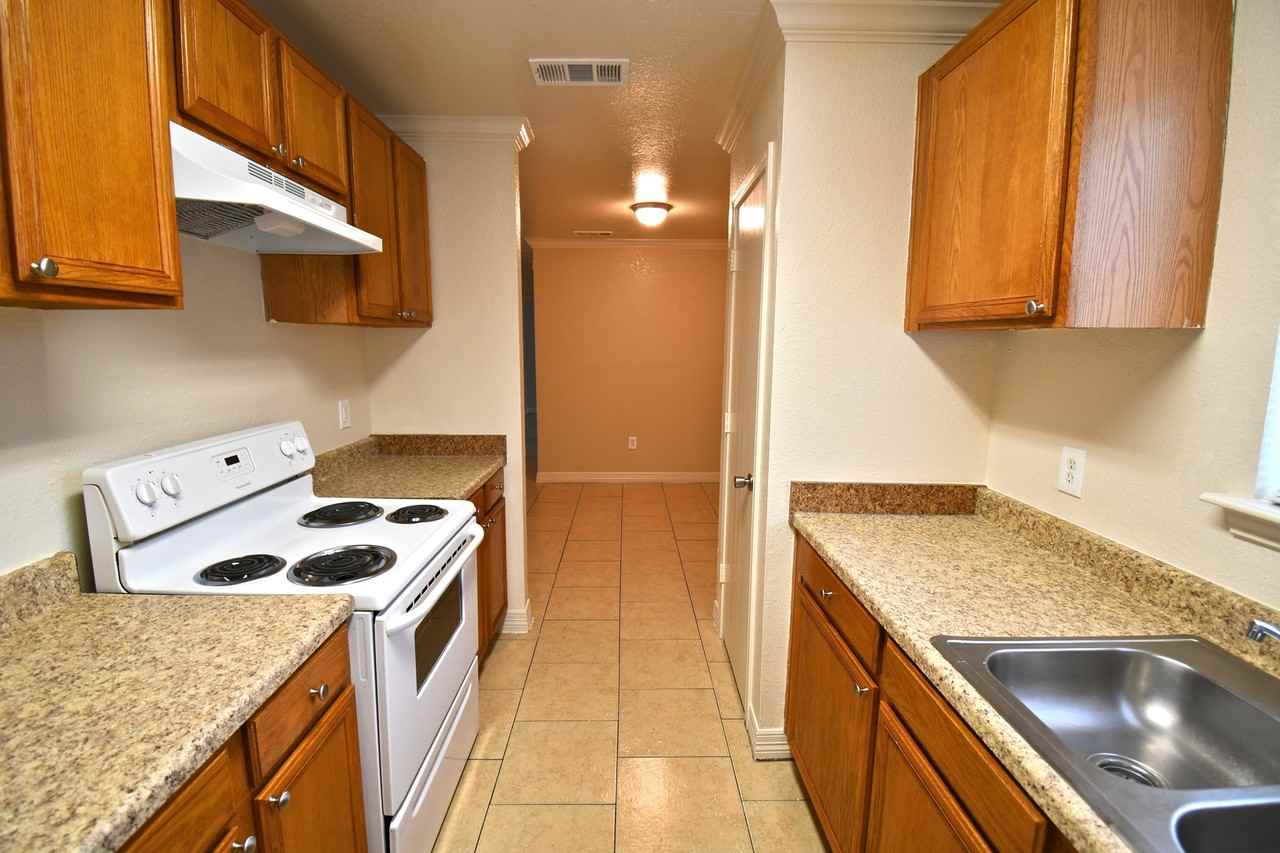 3626 Cranford Ave - Photo 4 of 9