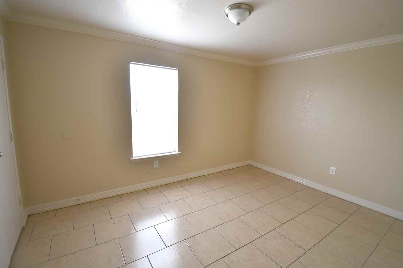 3626 Cranford Ave - Photo 6 of 9