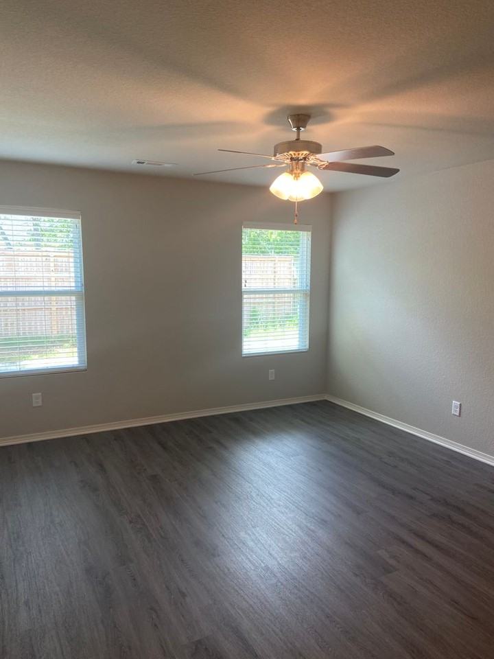 1665 Raden St - Photo 7 of 19