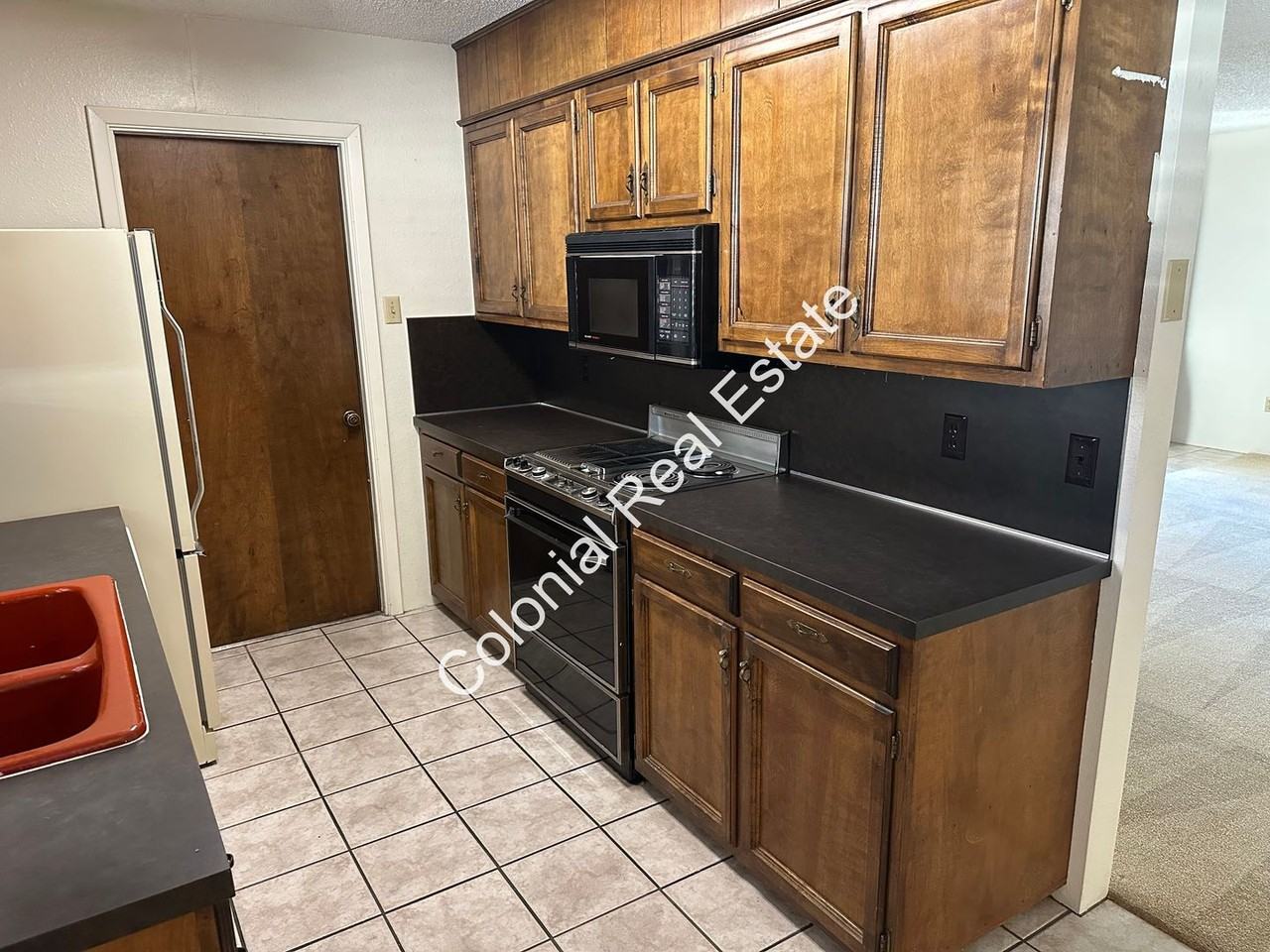 2116 La Fonda Rd - Photo 4 of 13