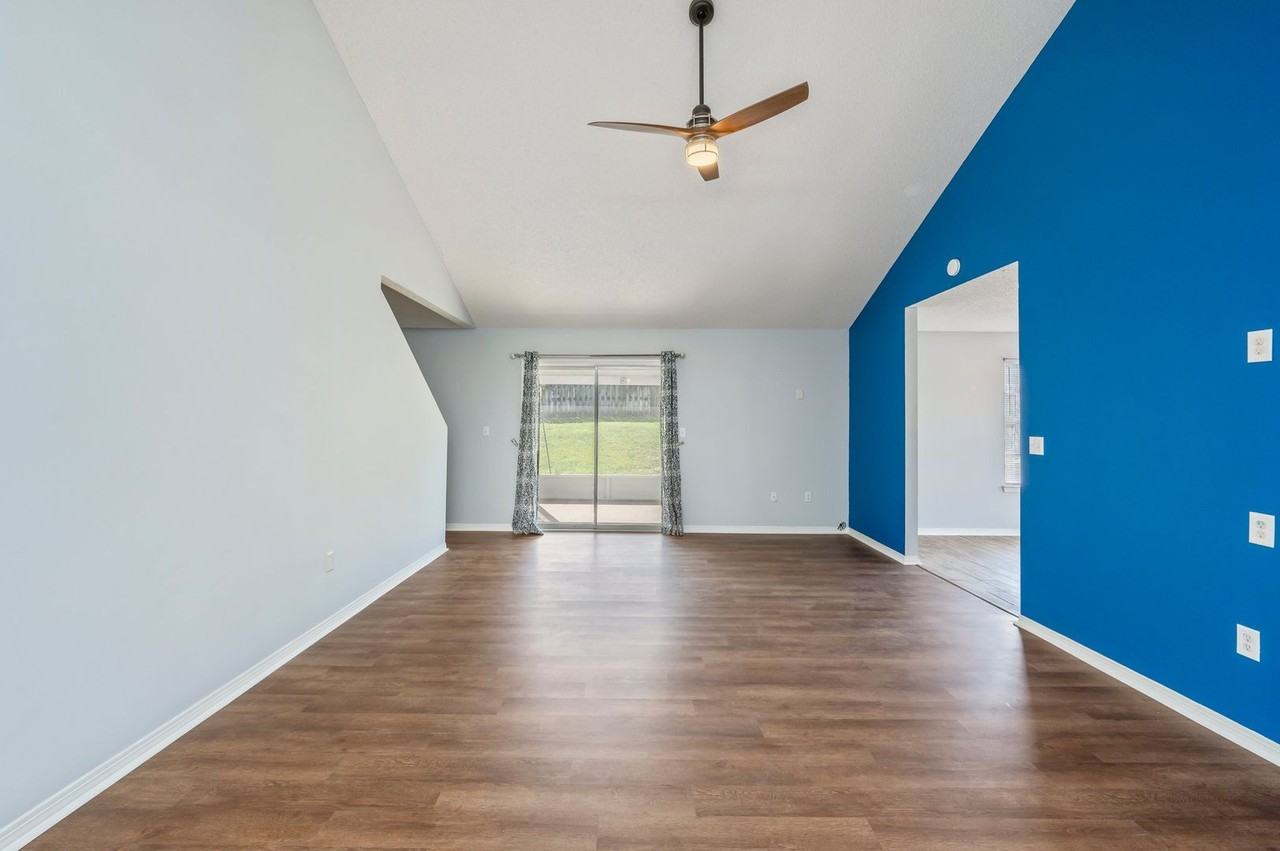 121 Nicole Ln - Photo 5 of 43