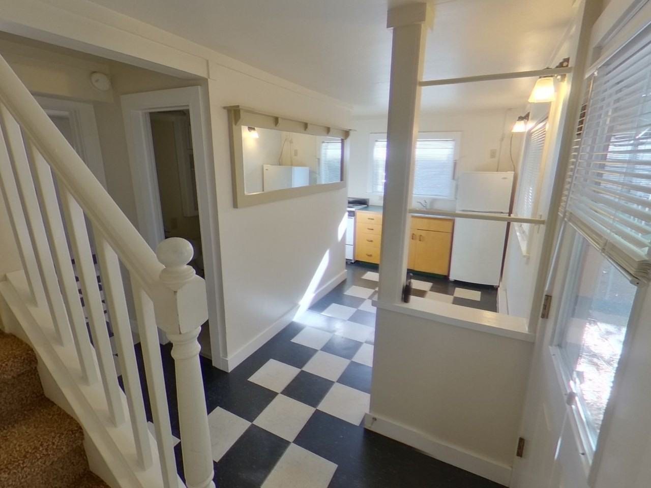 1740 Hilyard St - Photo 4 of 14