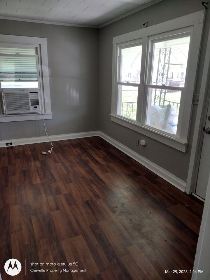 203 Marion St - Photo 2 of 22