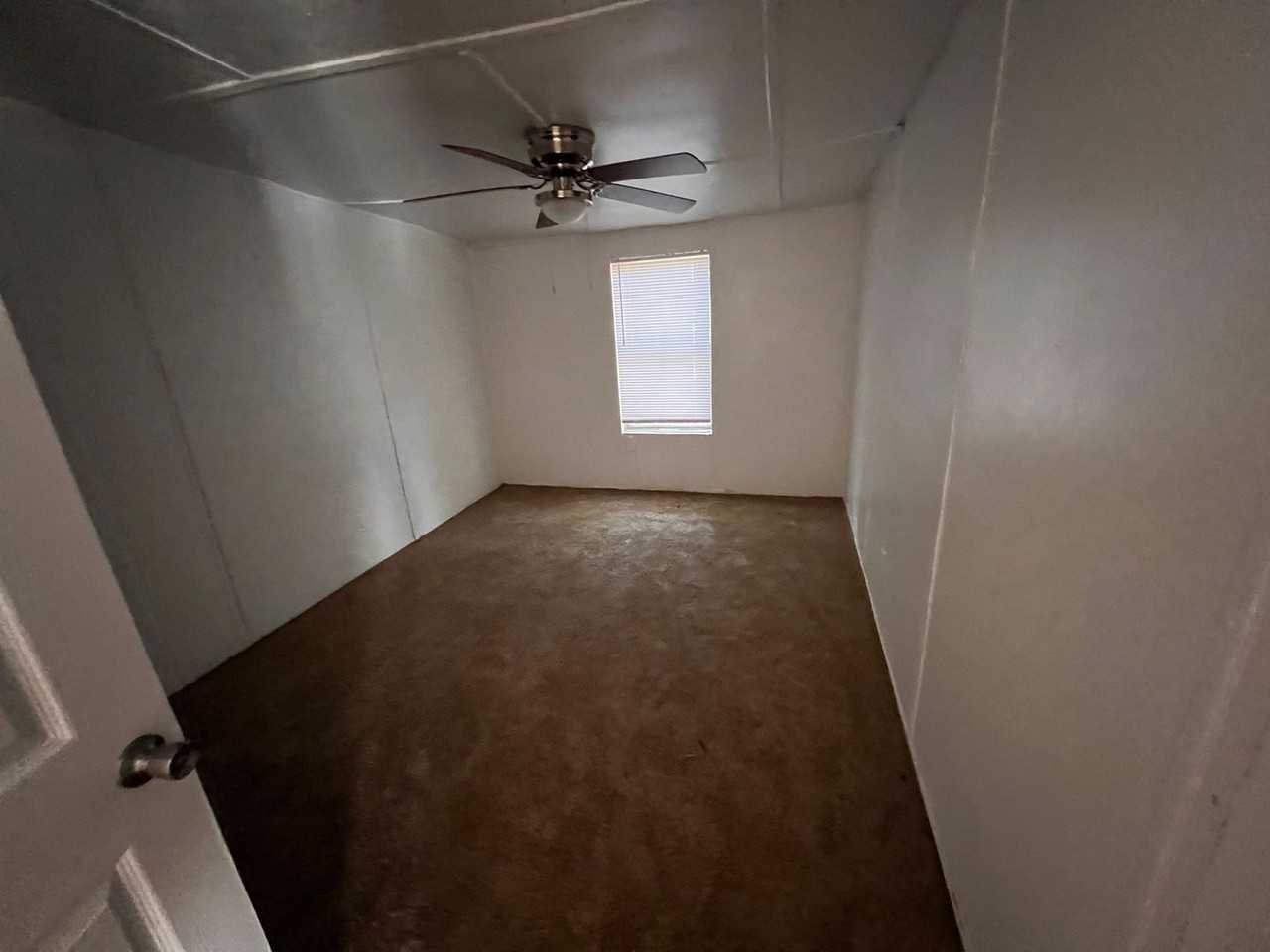 112 E Troy Ter - Photo 3 of 11
