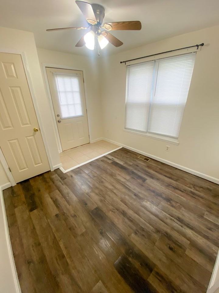 1509 E Illinois St - Photo 3 of 12