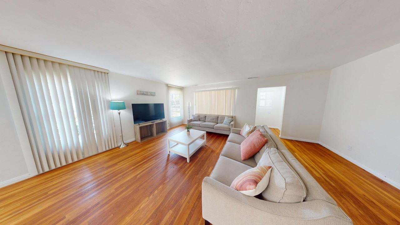 4815 63rd St - Photo 2 of 13
