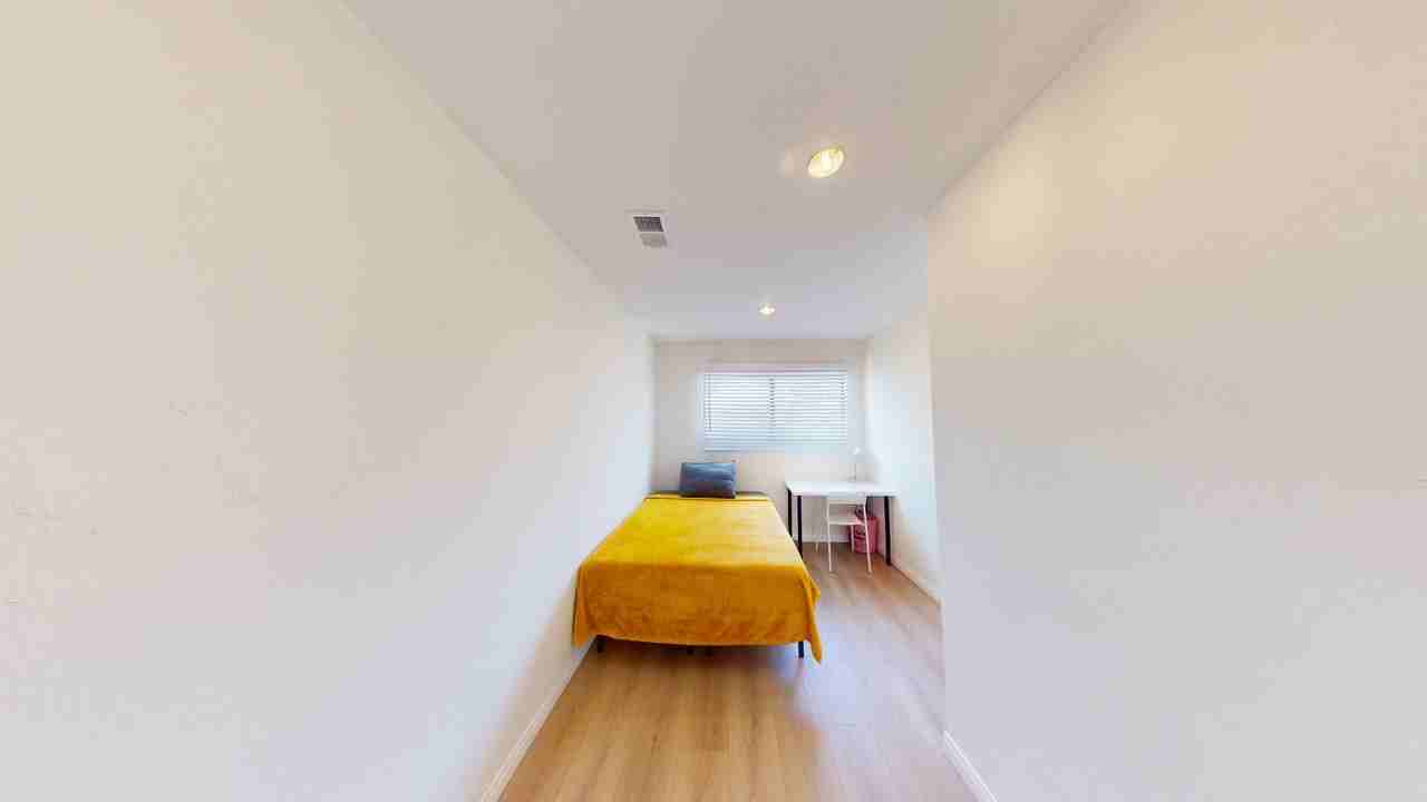 4815 63rd St - Photo 7 of 13