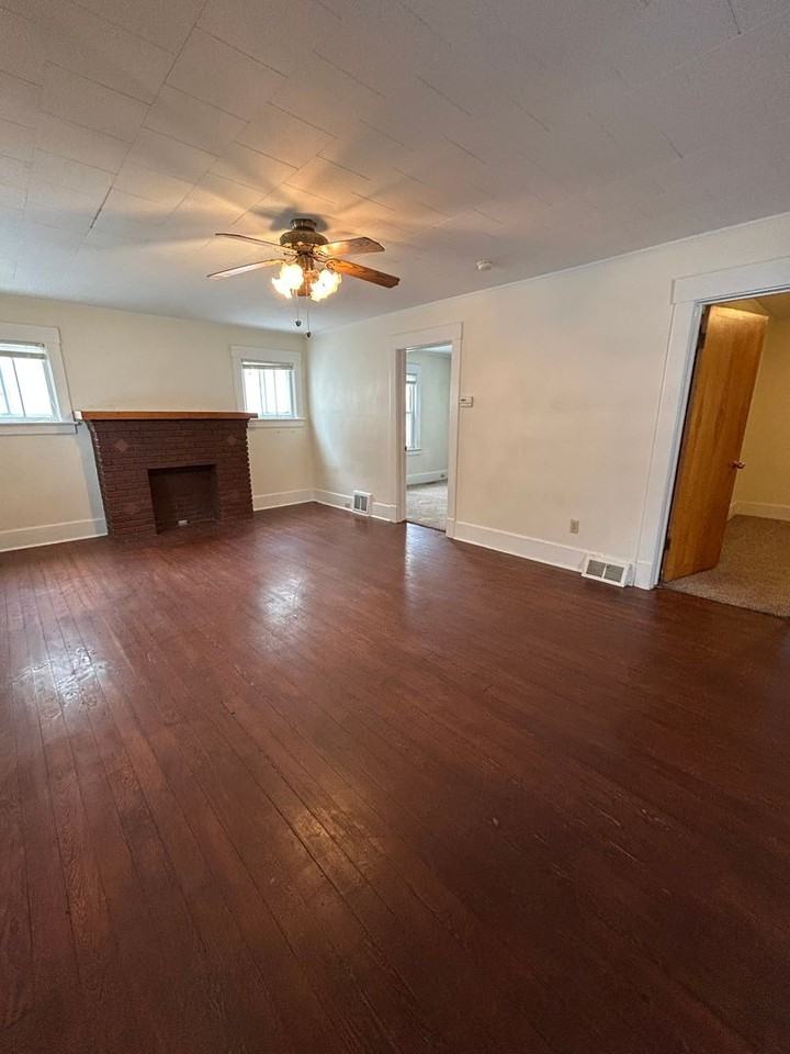 512 State St - Photo 2 of 12