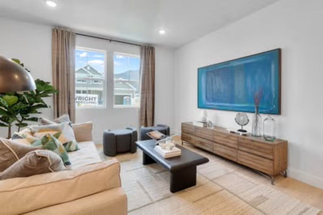 83 S Moonlit Rd - Photo 2 of 13