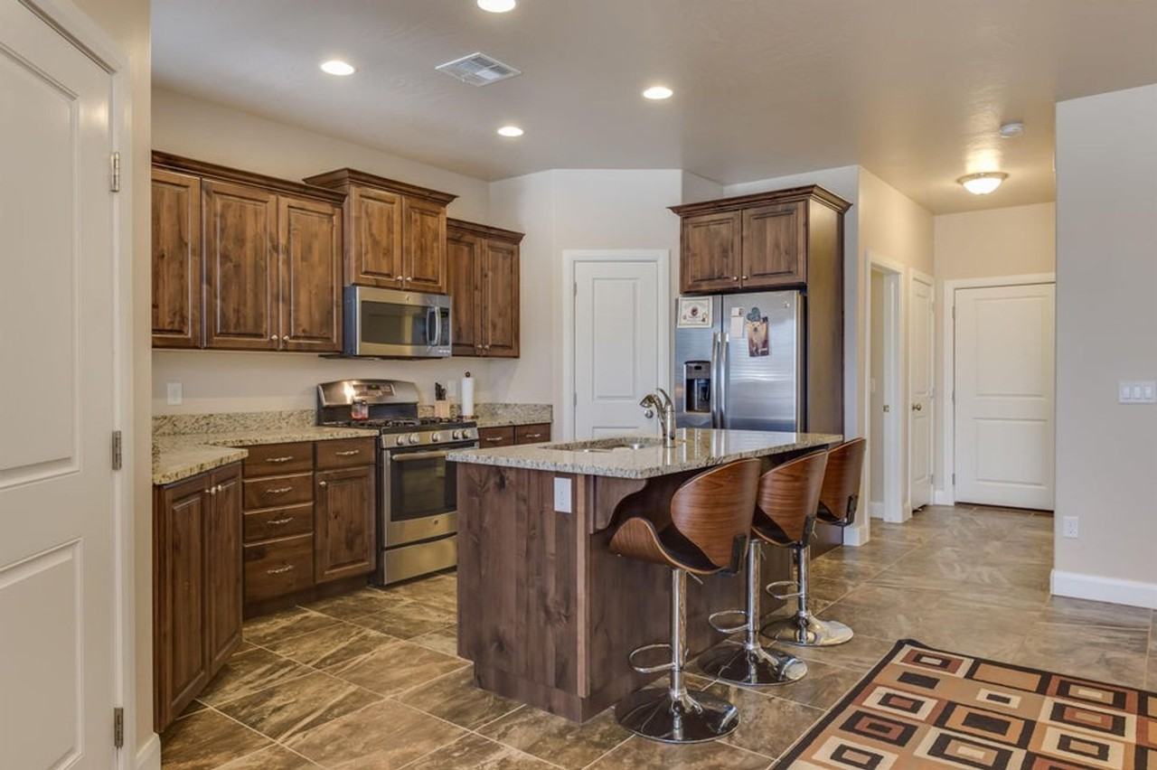 3633 S Atlanta Ln - Photo 2 of 30