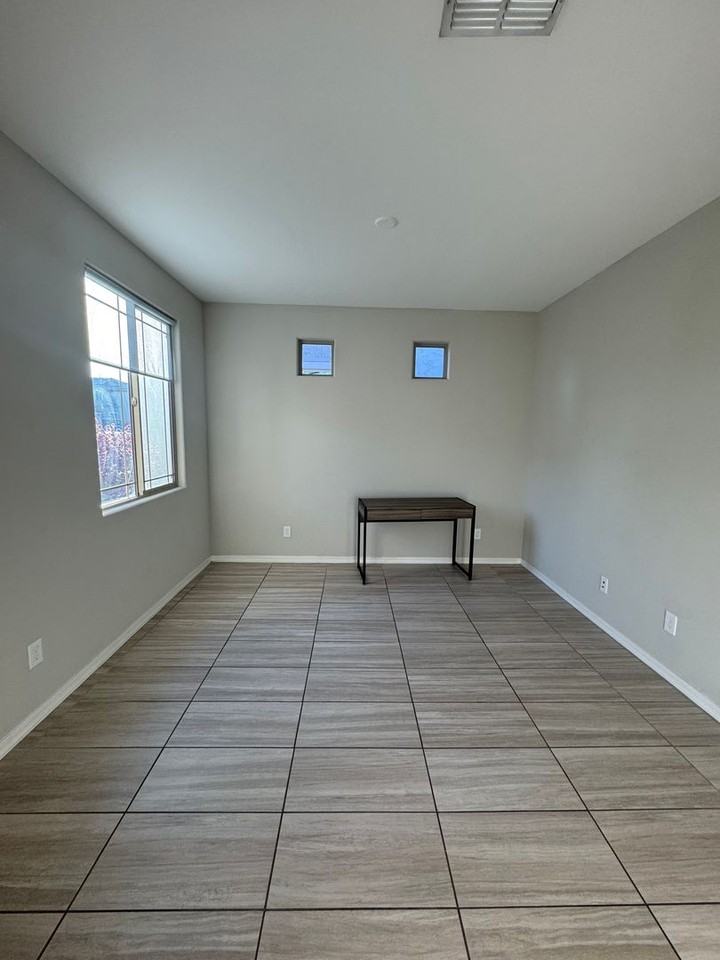 19848 W Rancho Dr - Photo 7 of 24