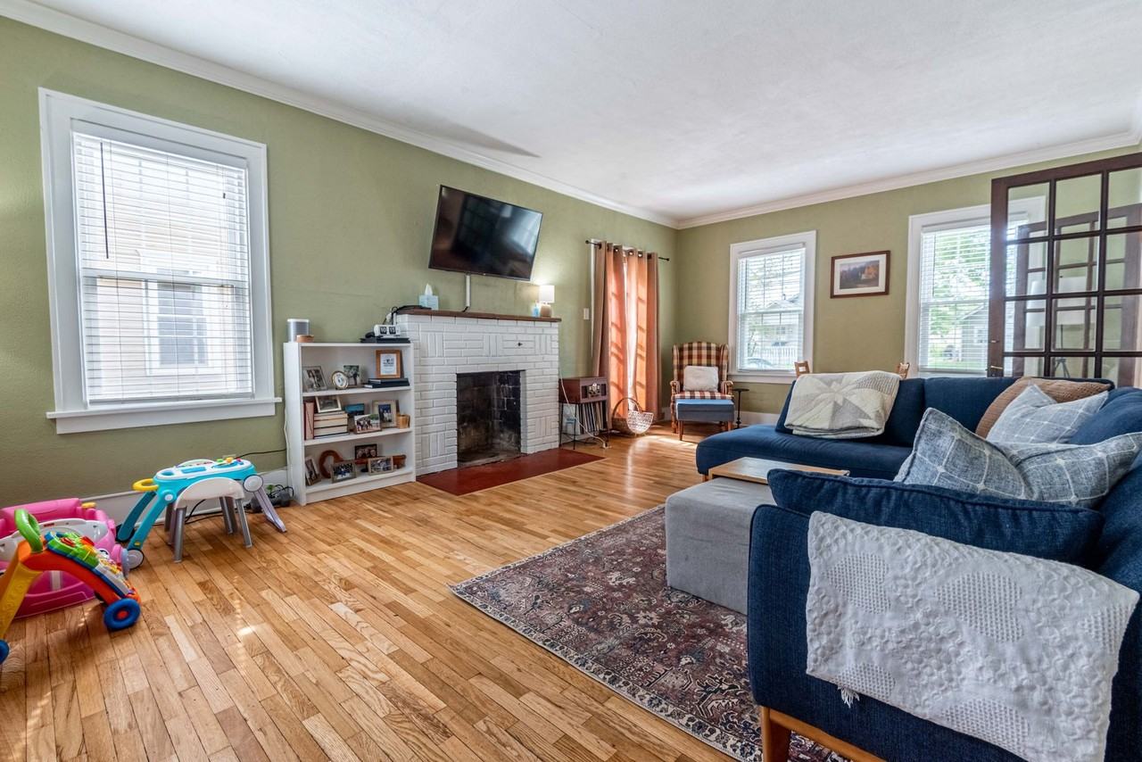 1514 Humboldt St - Photo 3 of 12