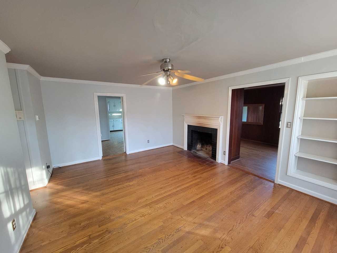 2102 Cleburne St - Photo 2 of 16