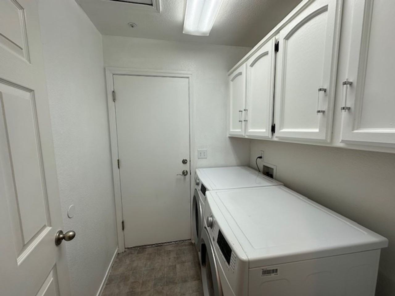 888 Browning Cir - Photo 4 of 16