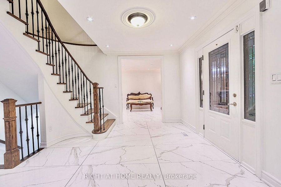 89 Yonge Street - Photo 3 of 39