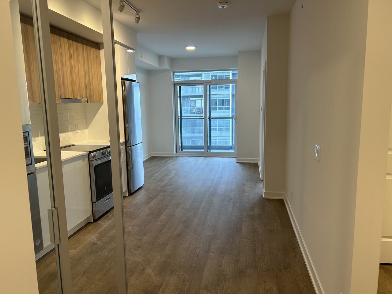 30 Upper Mall Way #2808 - Photo 3 of 37